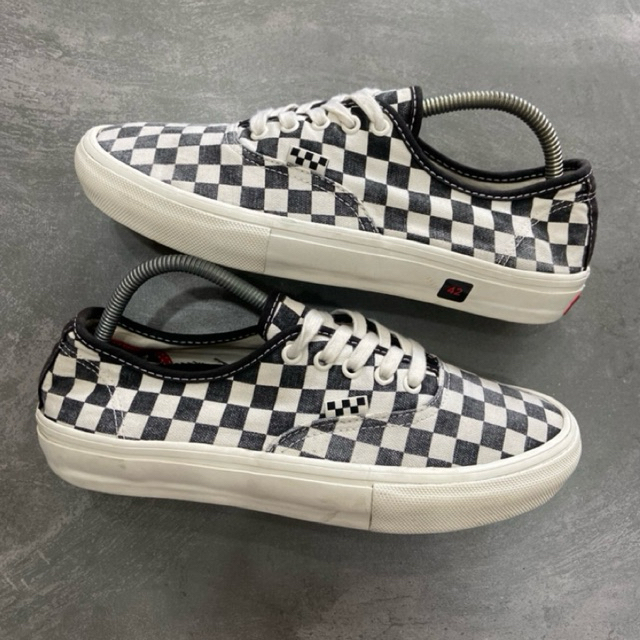 [Size 42] Rare Vans Pro Skate Authentic Checkerboard Black White Second Original Good Condition. Har