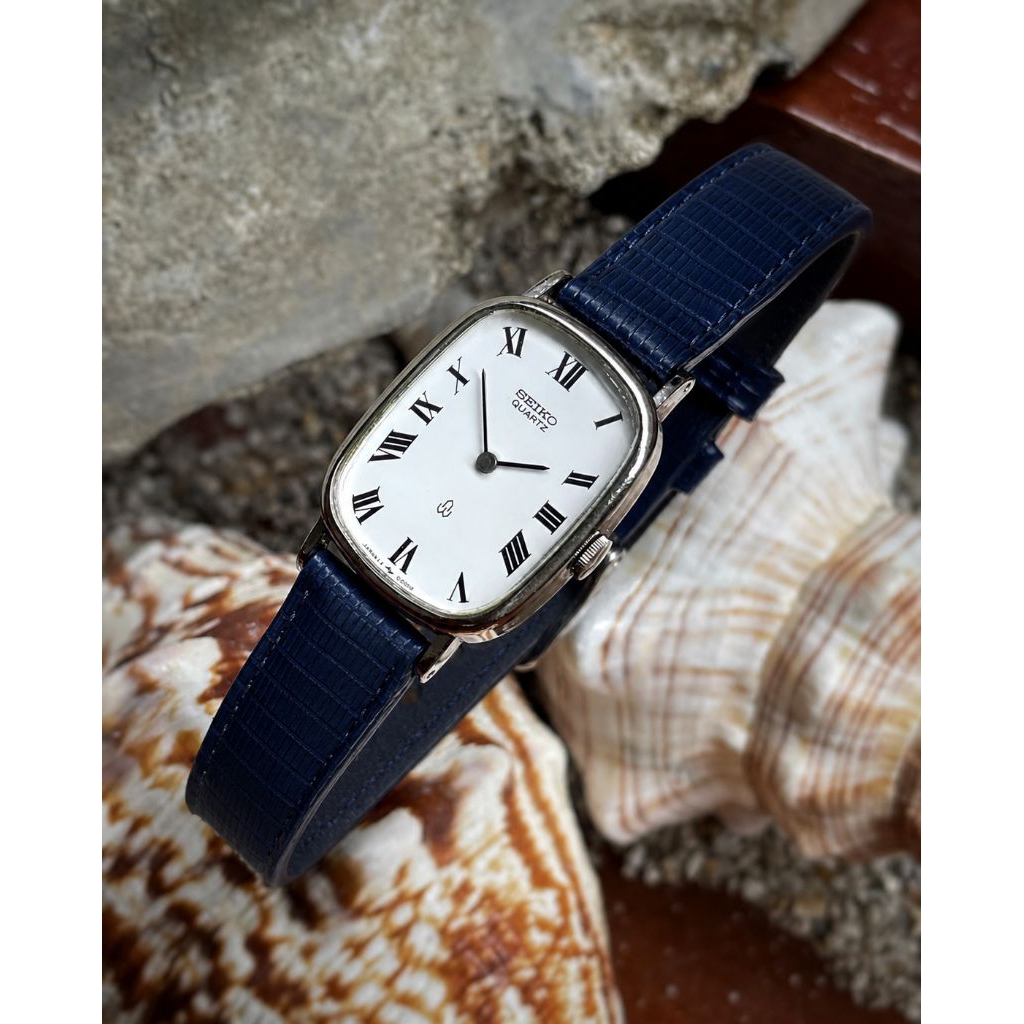 VINTAGE SEIKO CHARIOT TANK ROMAN INDEX UNISEX