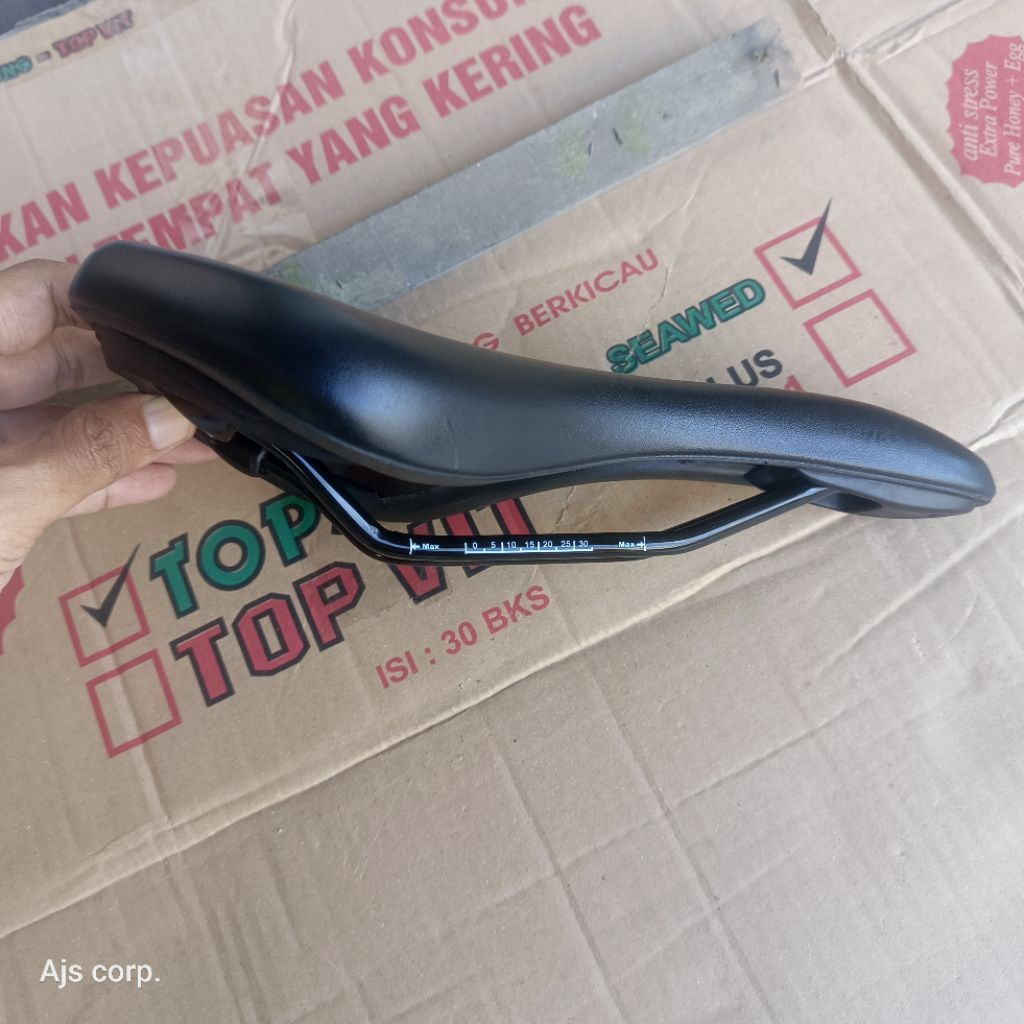 Jok/sadel sepeda Velo