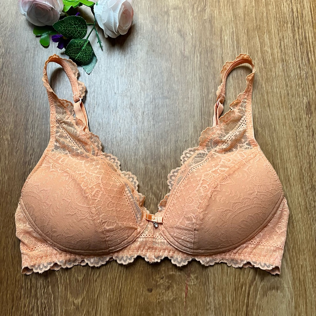BRANDED SEAMLESS BRA TANPA KAWAT BUSA TIPIS SIZE 32B 38B 40B B70 B85 B90 32C 34B bralette