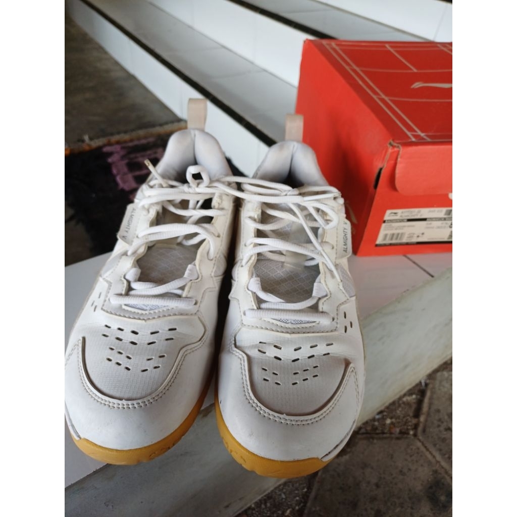 Sepatu Badminton Lining ALMIGHTY V (SECOND SEKEN)