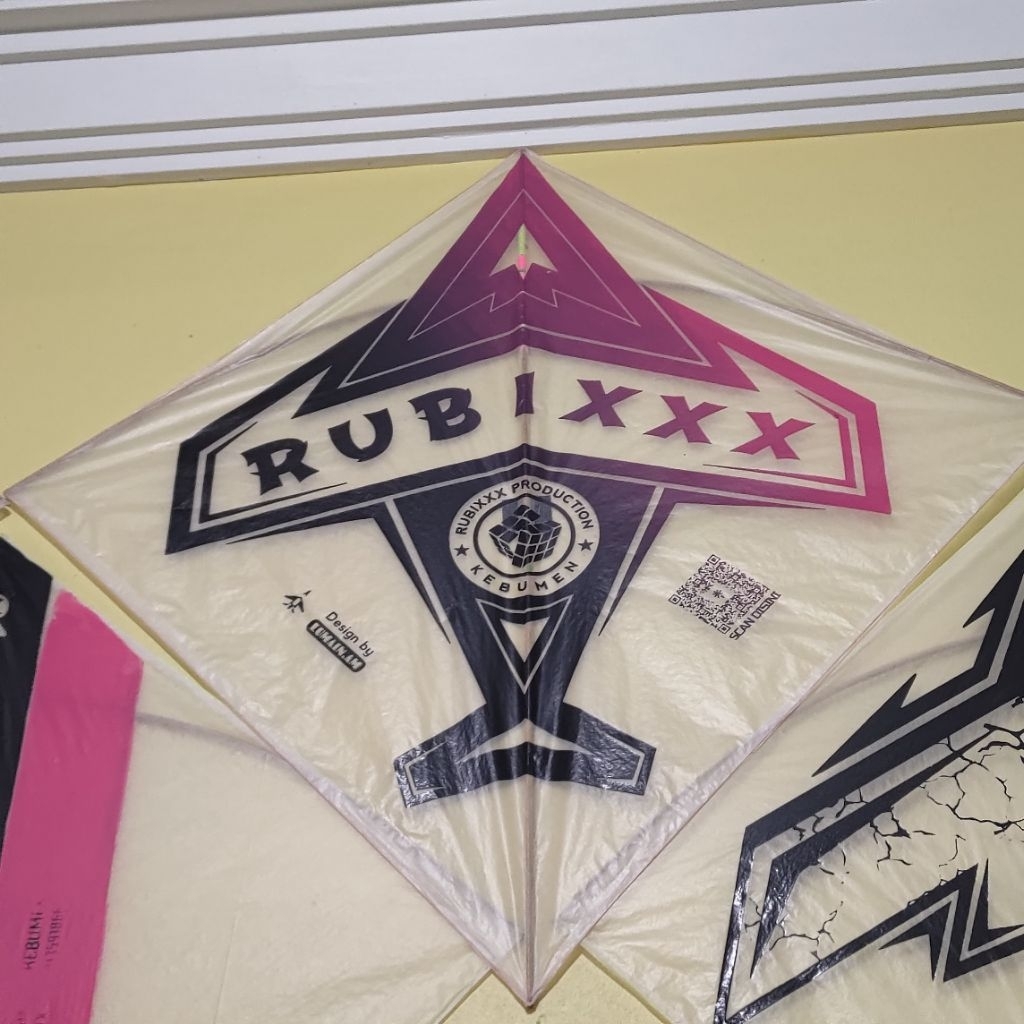 JASA SABLON KERTAS LAYANGAN CUSTOM 1 WARNA SEMBUR ( 2 WARNA JADI 1 ) KUALITAS BAGUS SABLONAN TEBAL