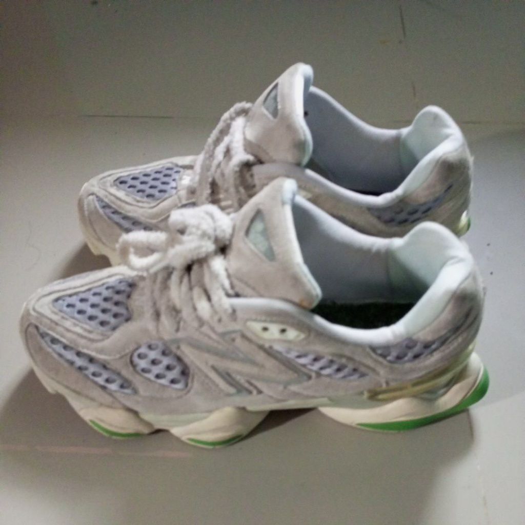 NB 9060 Size 42-43 Made in vietnam