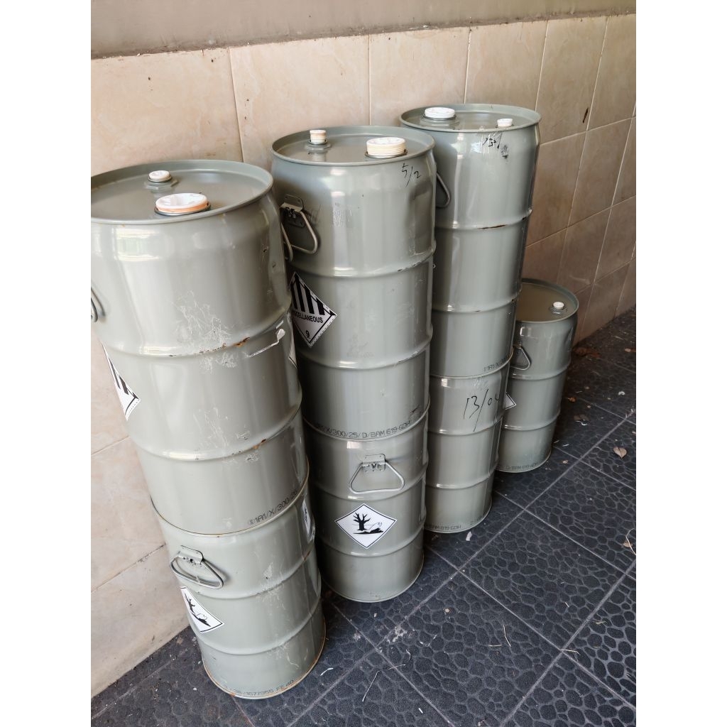 Drum besi 30L 32L bekas tempat tampung gentong jerigen Jerrycan barrel
