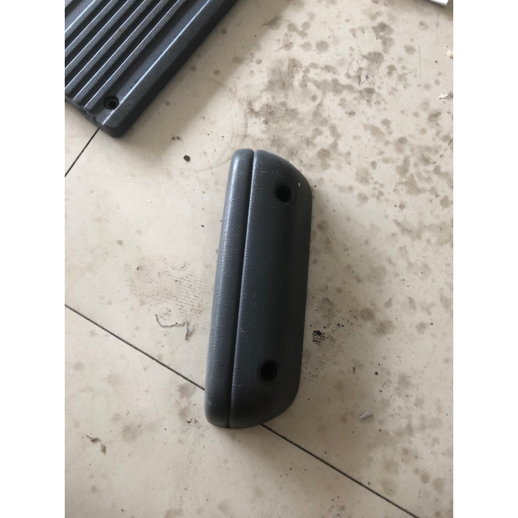 handle tarikan pintu dalam kijang kapsul