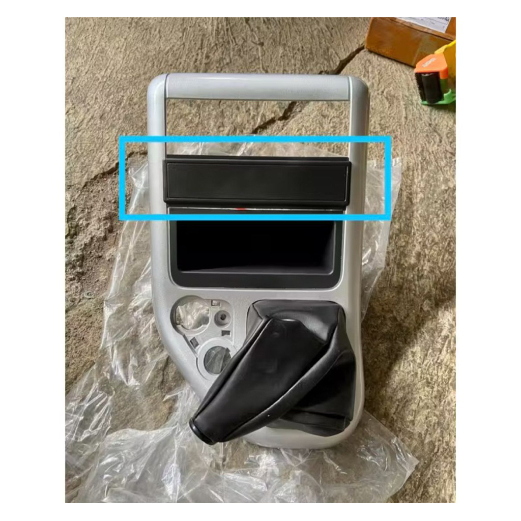 TUTUP TIP DASBOR MITSUBSHI CANTER ORIGINAL MITSUBSHI