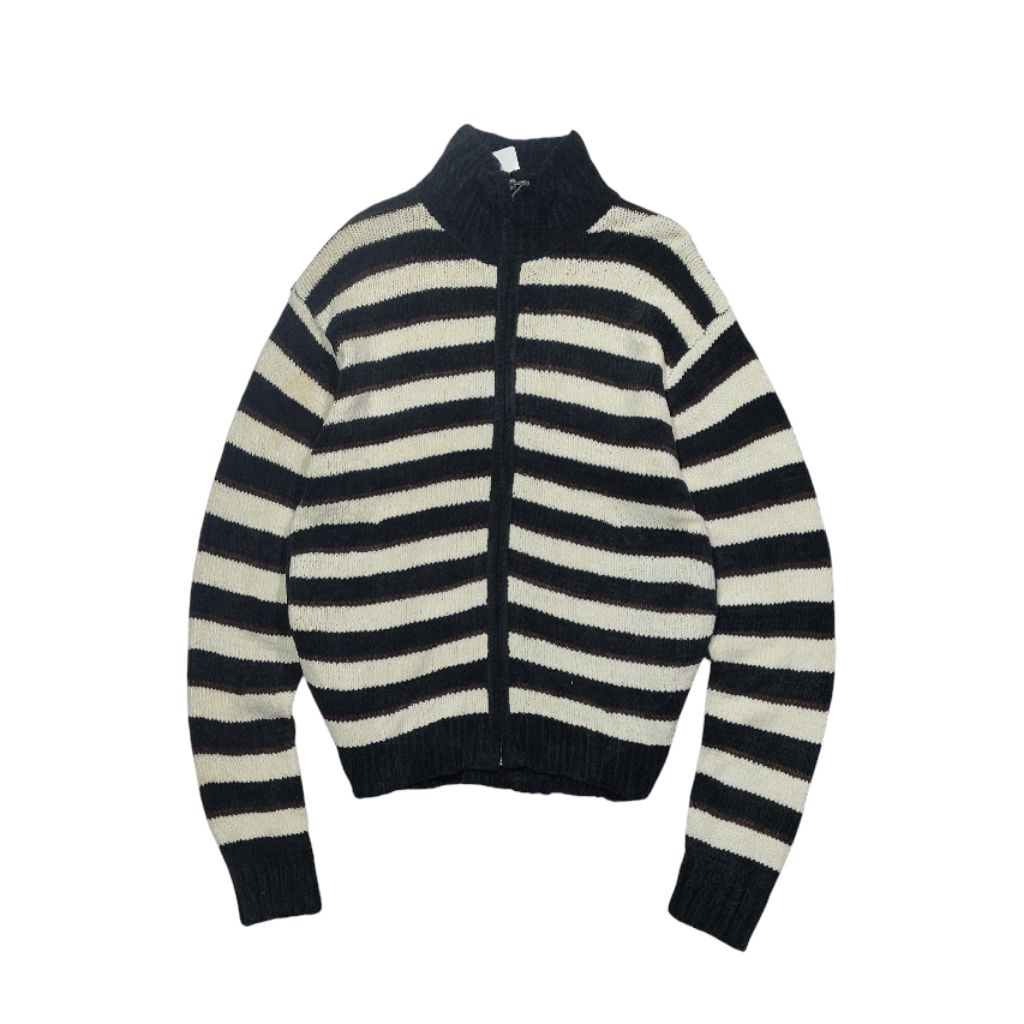 Villand Pattern Knitted