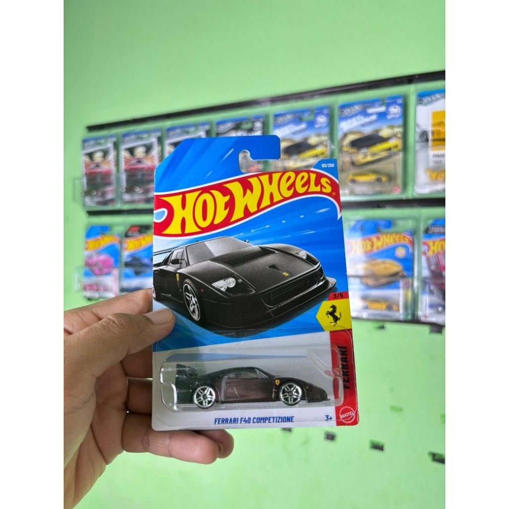 HOT WHEELS BASIC HOT ITEM