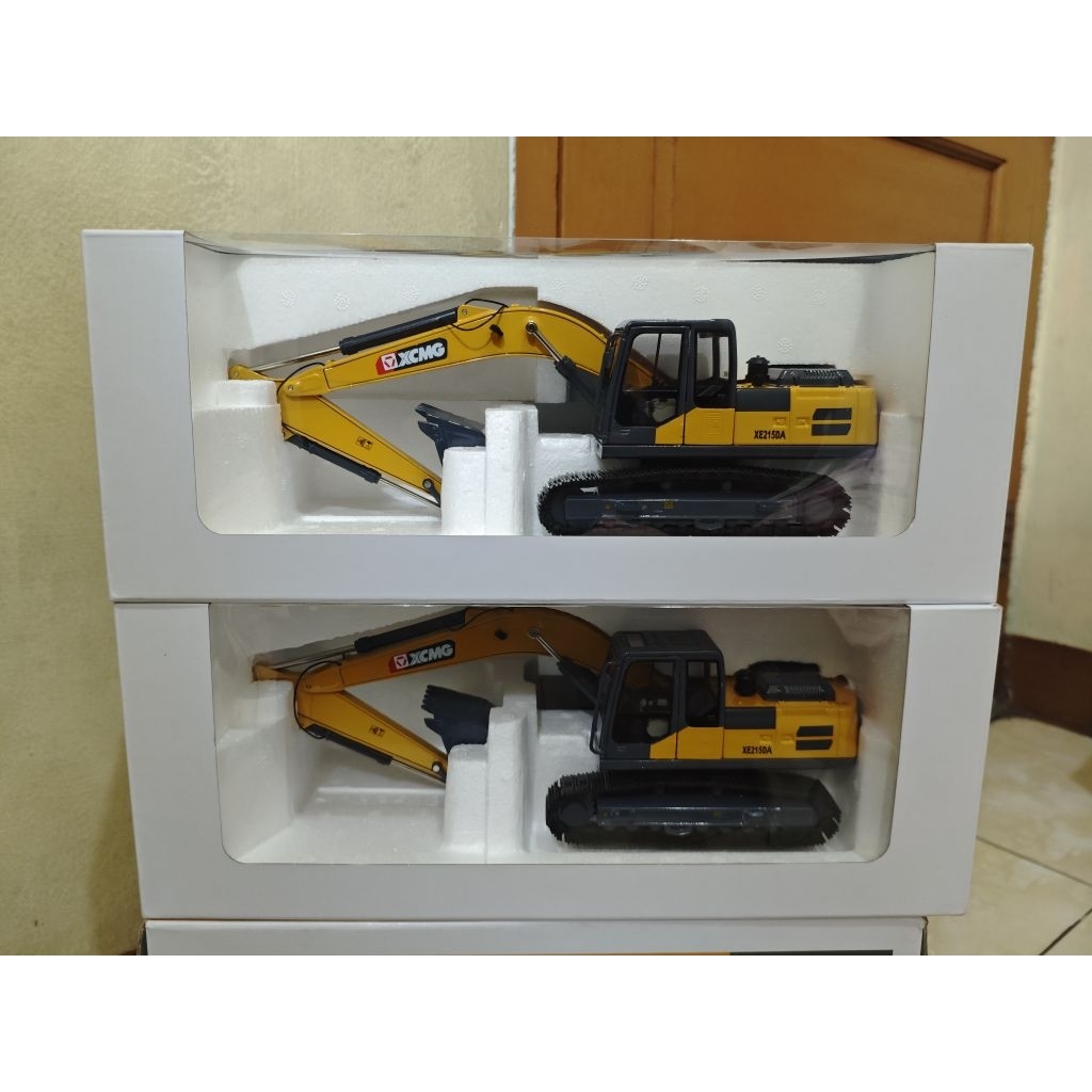 Diecast Miniatur Excavator XCMG XE215DA 1:35