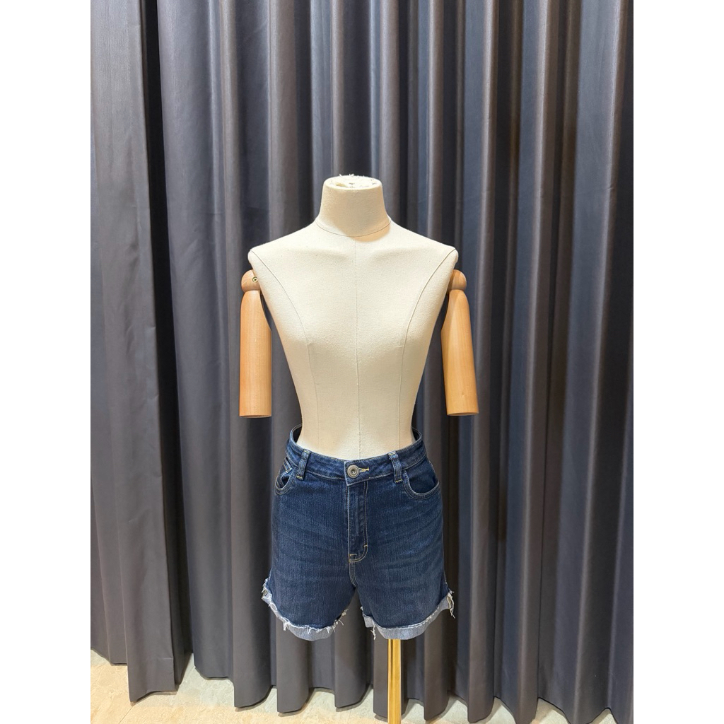 Nikkou Boutique Celana Pendek Jeans-Highwaist Denim Shorts Dark Blue | Size M / 29 | Preloved