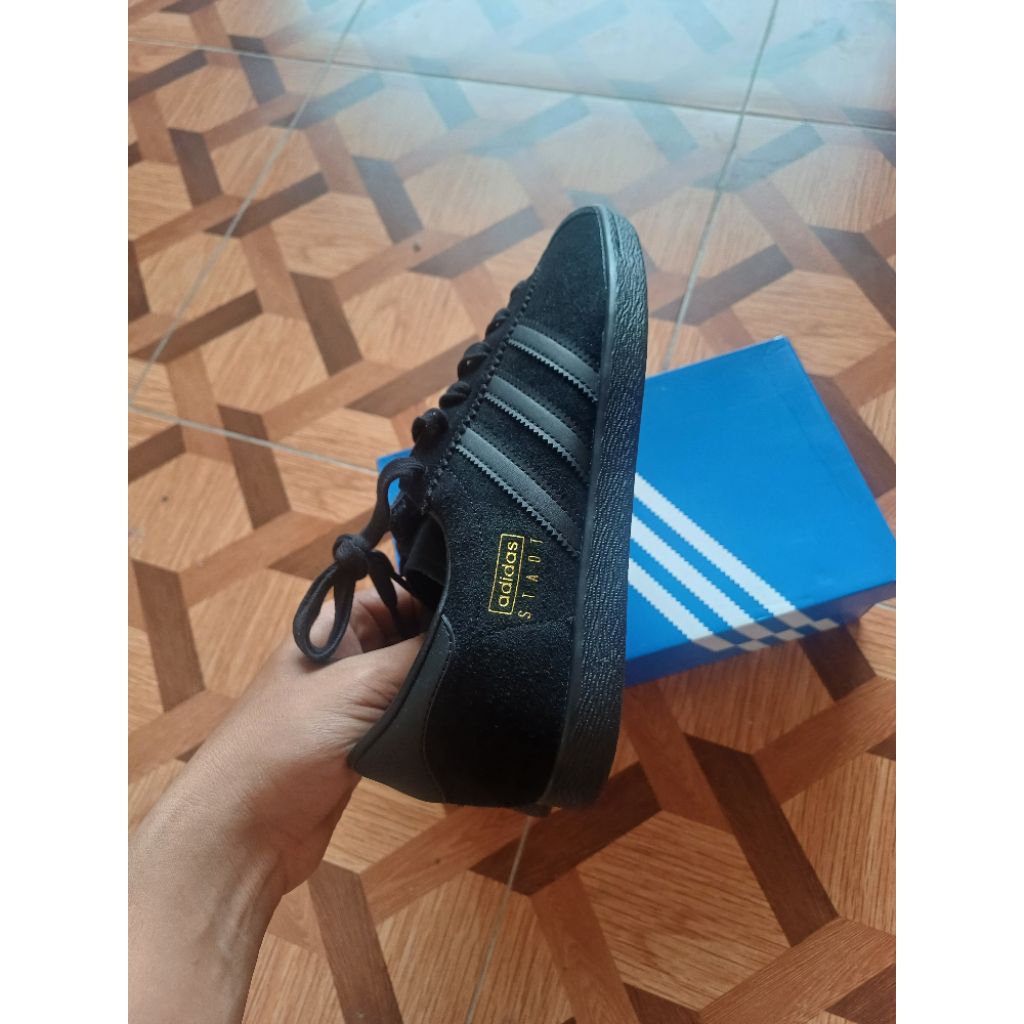 adidas stadt full black