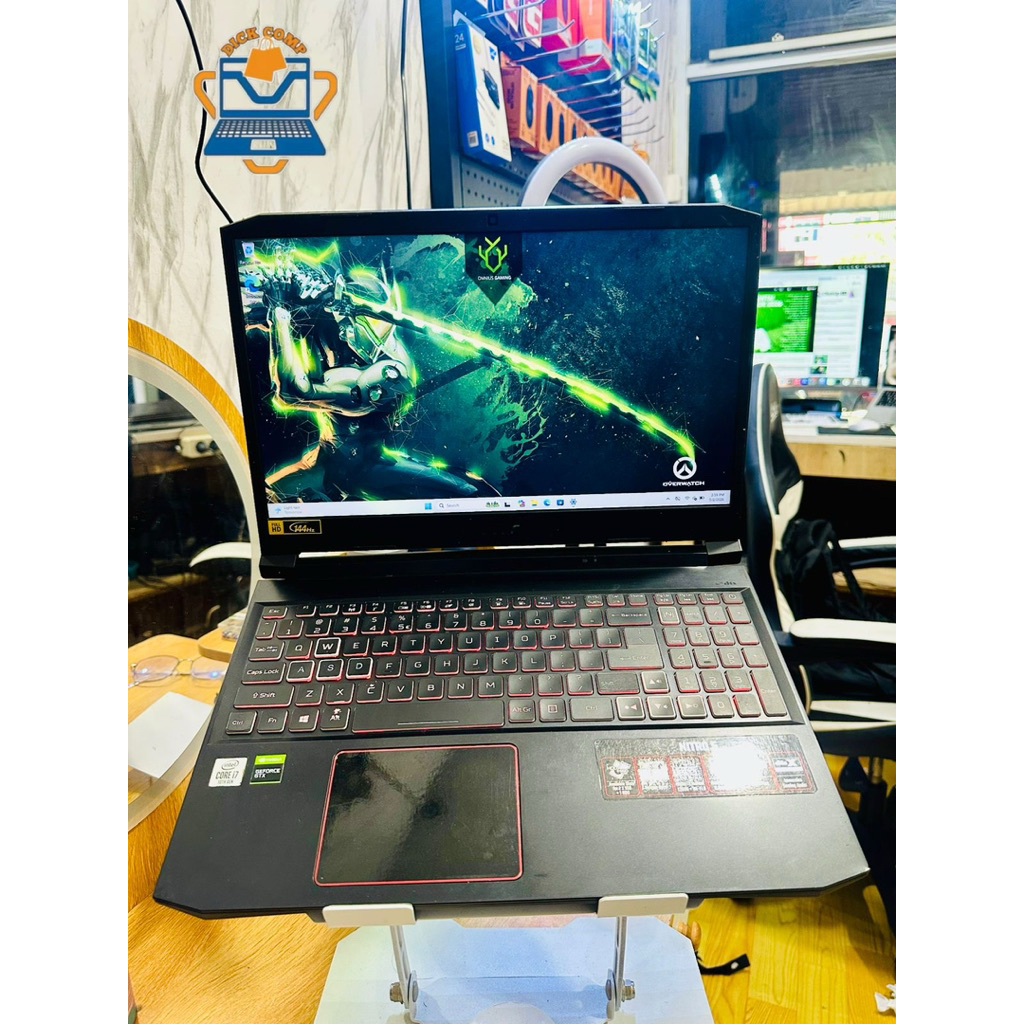 Acer nitro 5. core i7 gen 10. ram 16/512gb ssd. normal