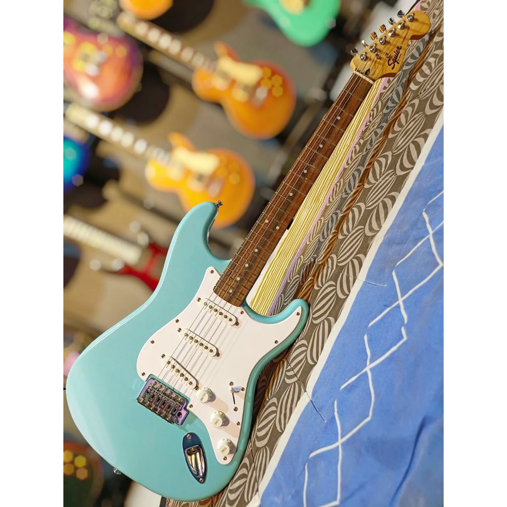 Squier Stratocaster Bullet in Daphne Blue Original