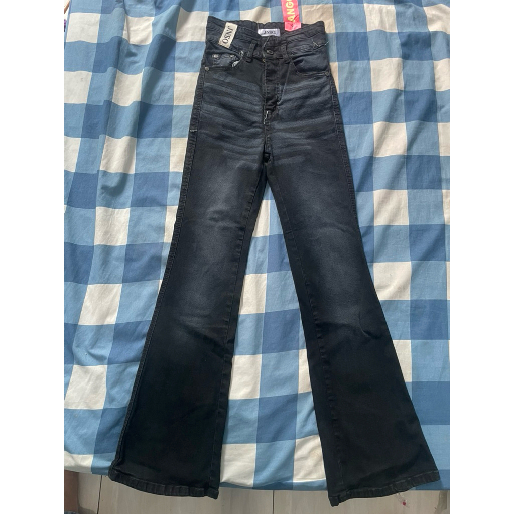 CELANA CUTBRAY JINISO
