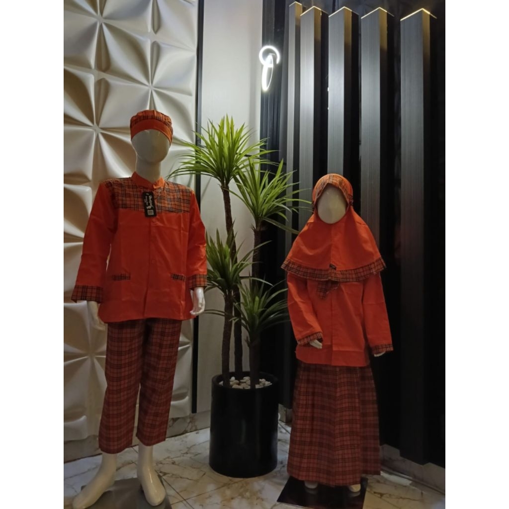 Seragam Muslim anak TK/PAUD Stelan/Koko Orange Hitam Set Hijab  n Peci