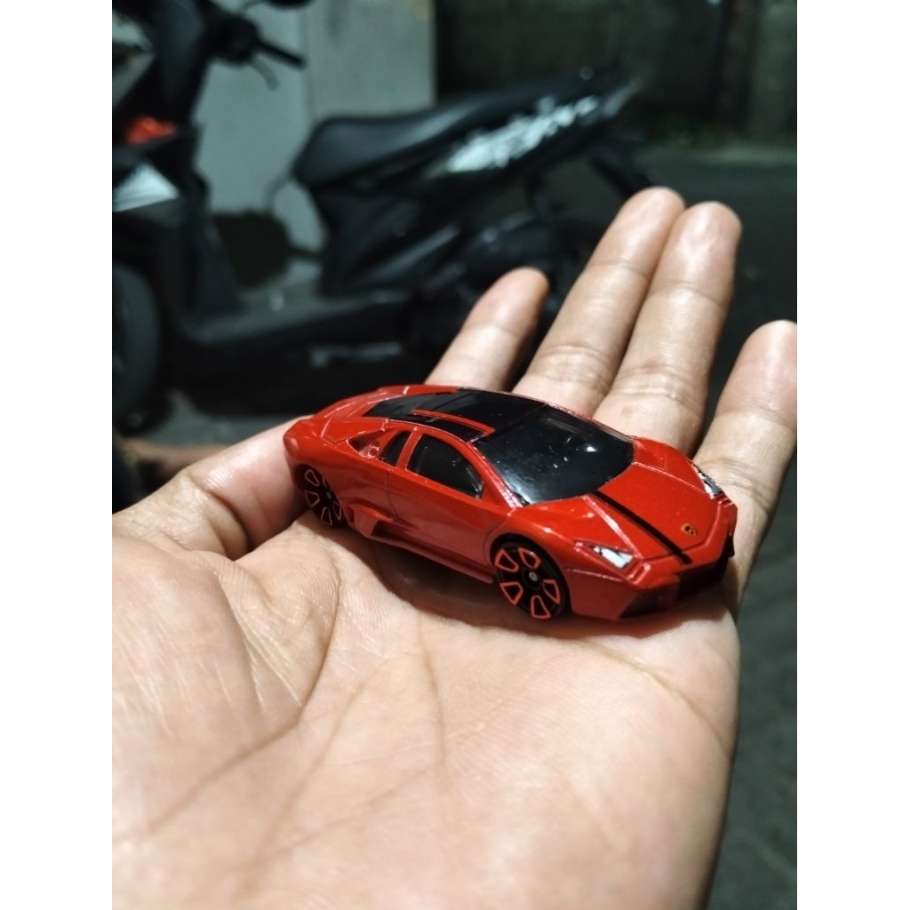 hotwheels loose LAMBORGHINI REVENTON