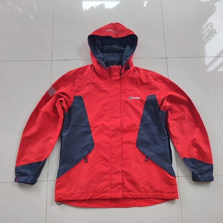 28. Jacket Outdoor Casual Berghaus Size tag 95 setara M - Pakaian Gunung Lapangan Running Olahraga