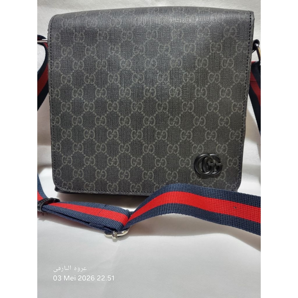 Tas selempang  Guccong GG Supreme