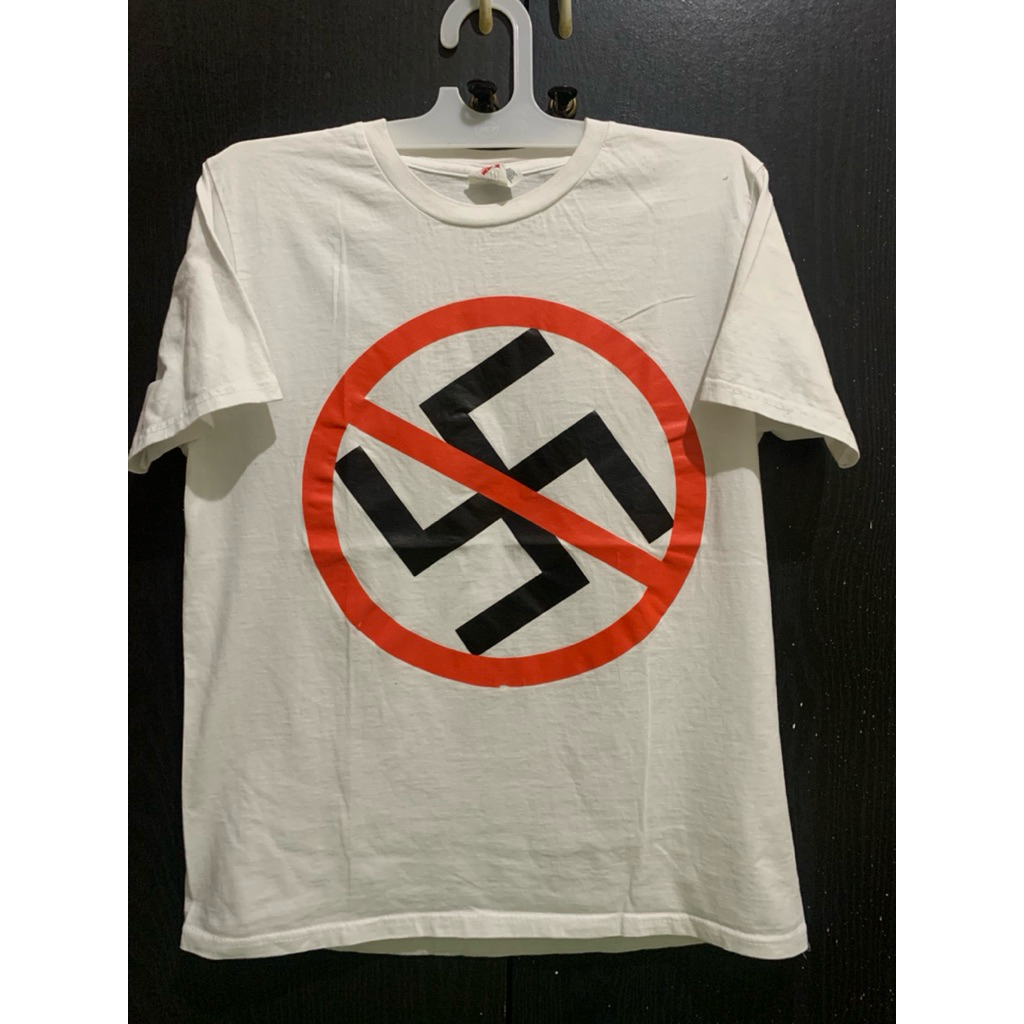 Kaos ANTI-NAZI putih on tag size M