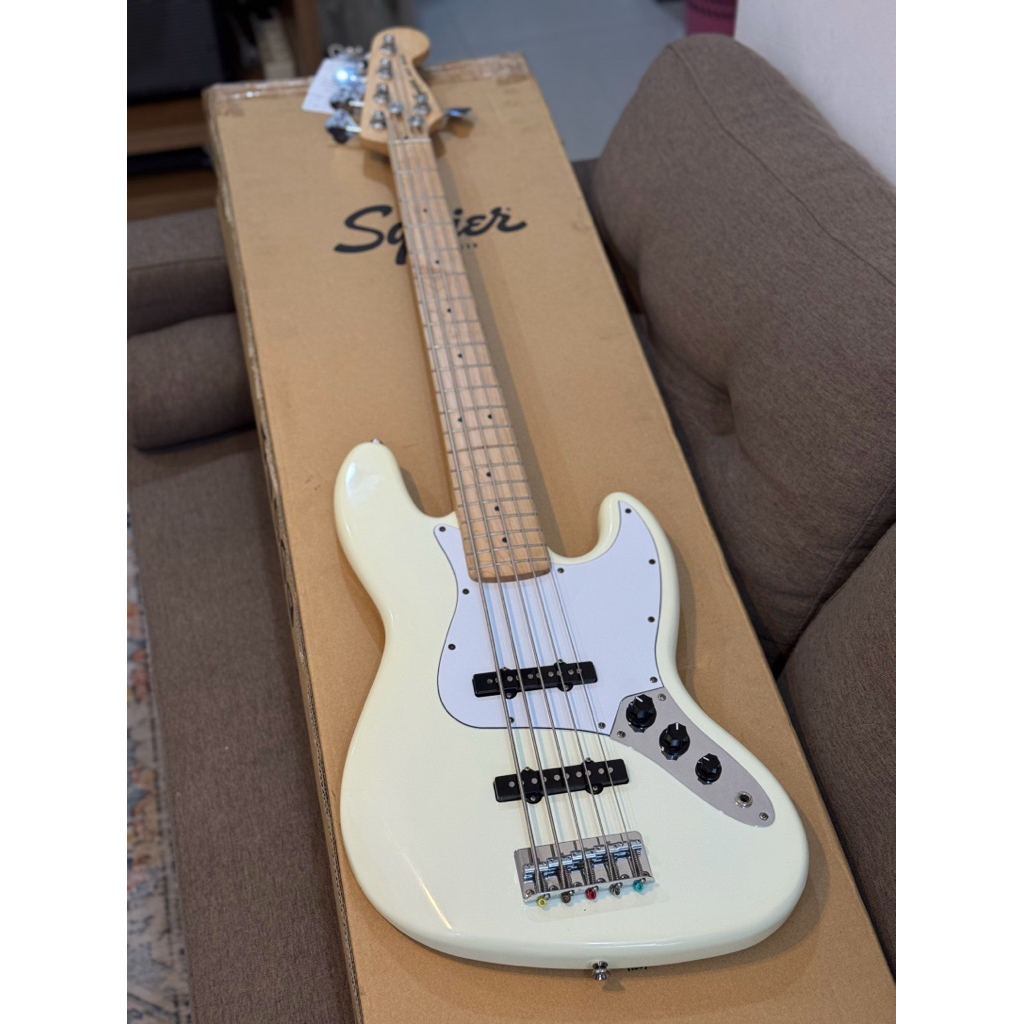 Squier by Fender Jazz Bass Affinity made in Indonesia