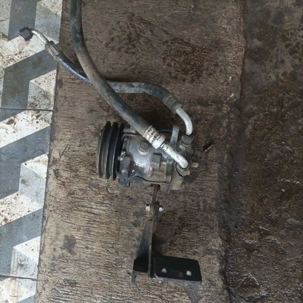 Kompresor Ac set braket Kijang 5K