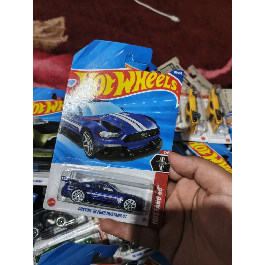 hot wheels custom 18 ford Mustang Gt