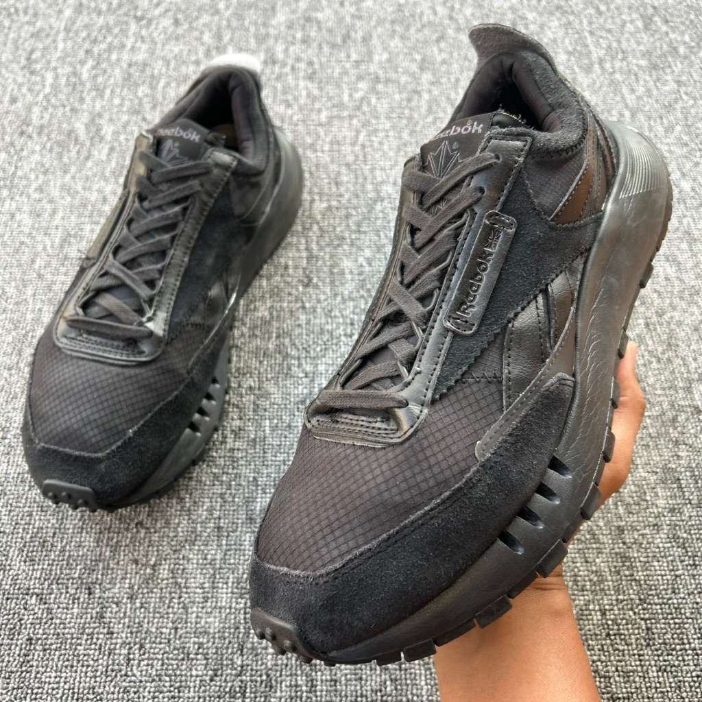 Sepatu REEBOK Classic Leather Legacy Size 44 Panjang Insole 28.5 cm