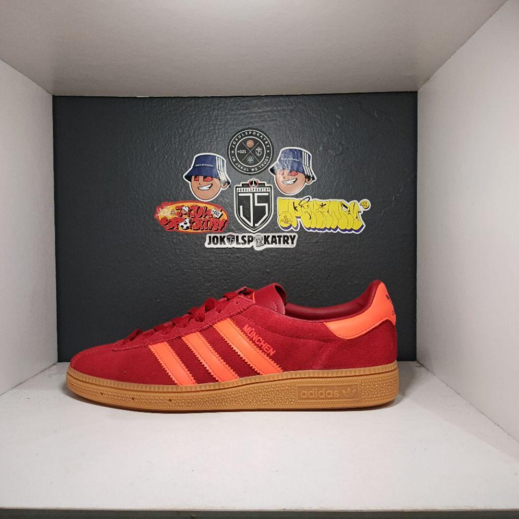 ADIDAS MUNCHEN W RED SOLAR