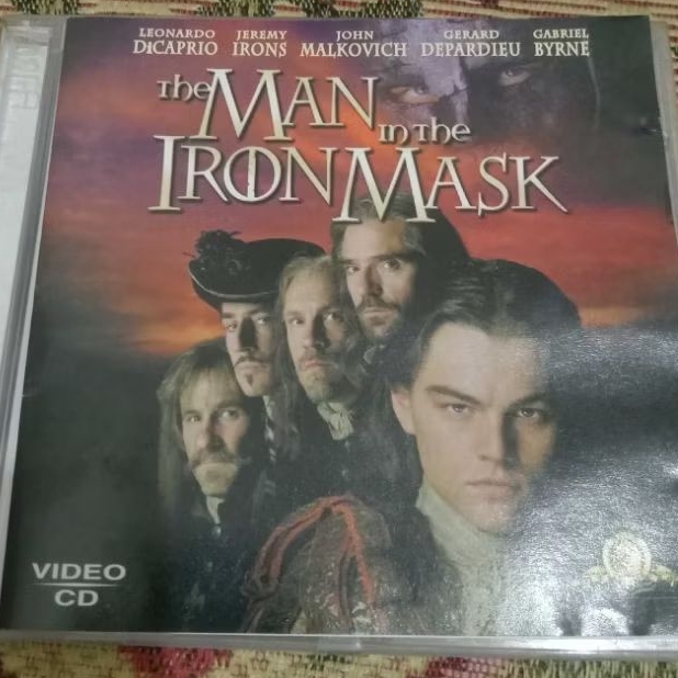 VCD ORIGINAL THE MAN WITH IRON MAN WITH IRON MASK Feat Leonardo Dicaprio Teks Indonesia