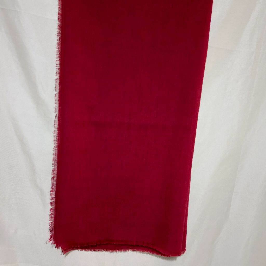Preloved Hijab Segiempat Saudia Rawis Merah Maroon
