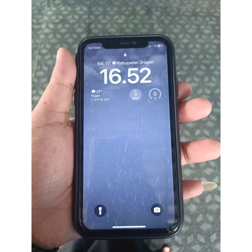 IPHONE 11 64Gb Bekas