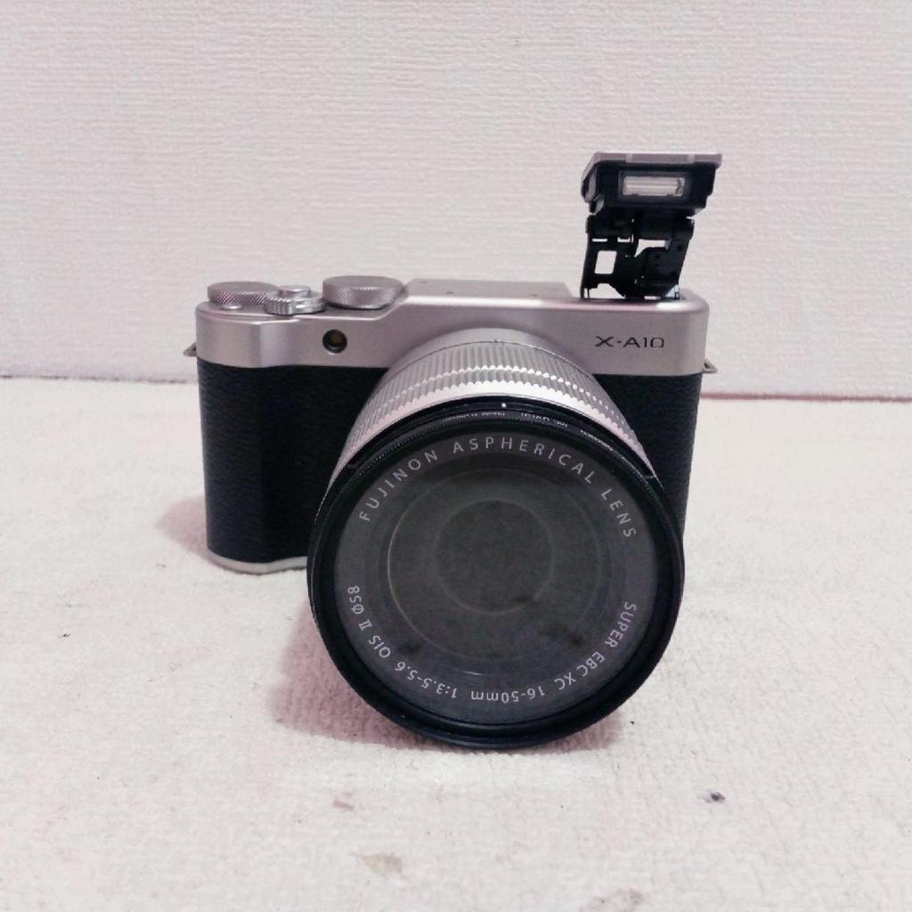 Fujifilm X-A10 Lensa 16-50mm Kamera mirrorless second