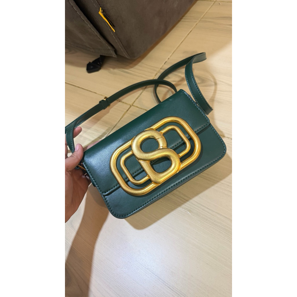briana bag buttonscarves