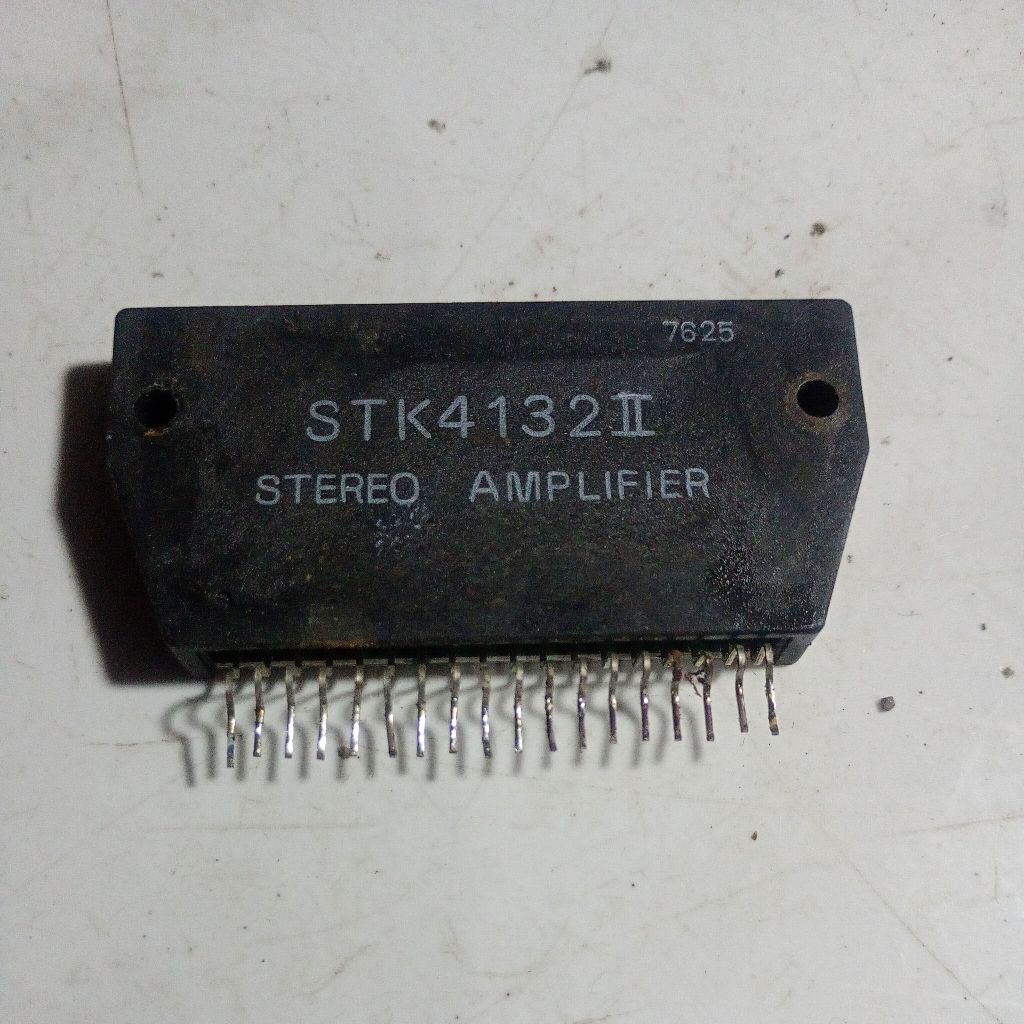 stk 4132 ll stereo amplifier ORI cabutan dari tape tens aman normal sudah di tes sebelum di cabut (p