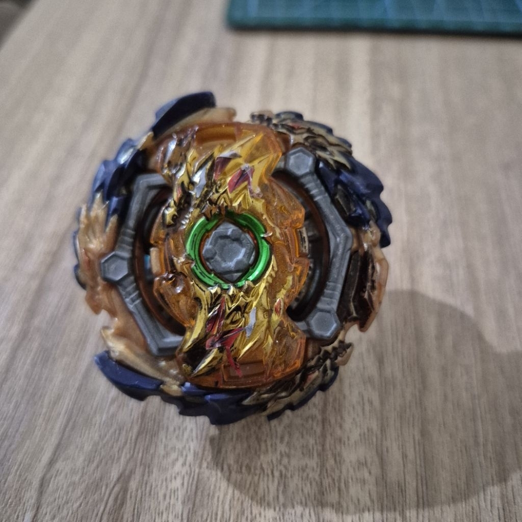 Beyblade Burst Wizard Fafnir