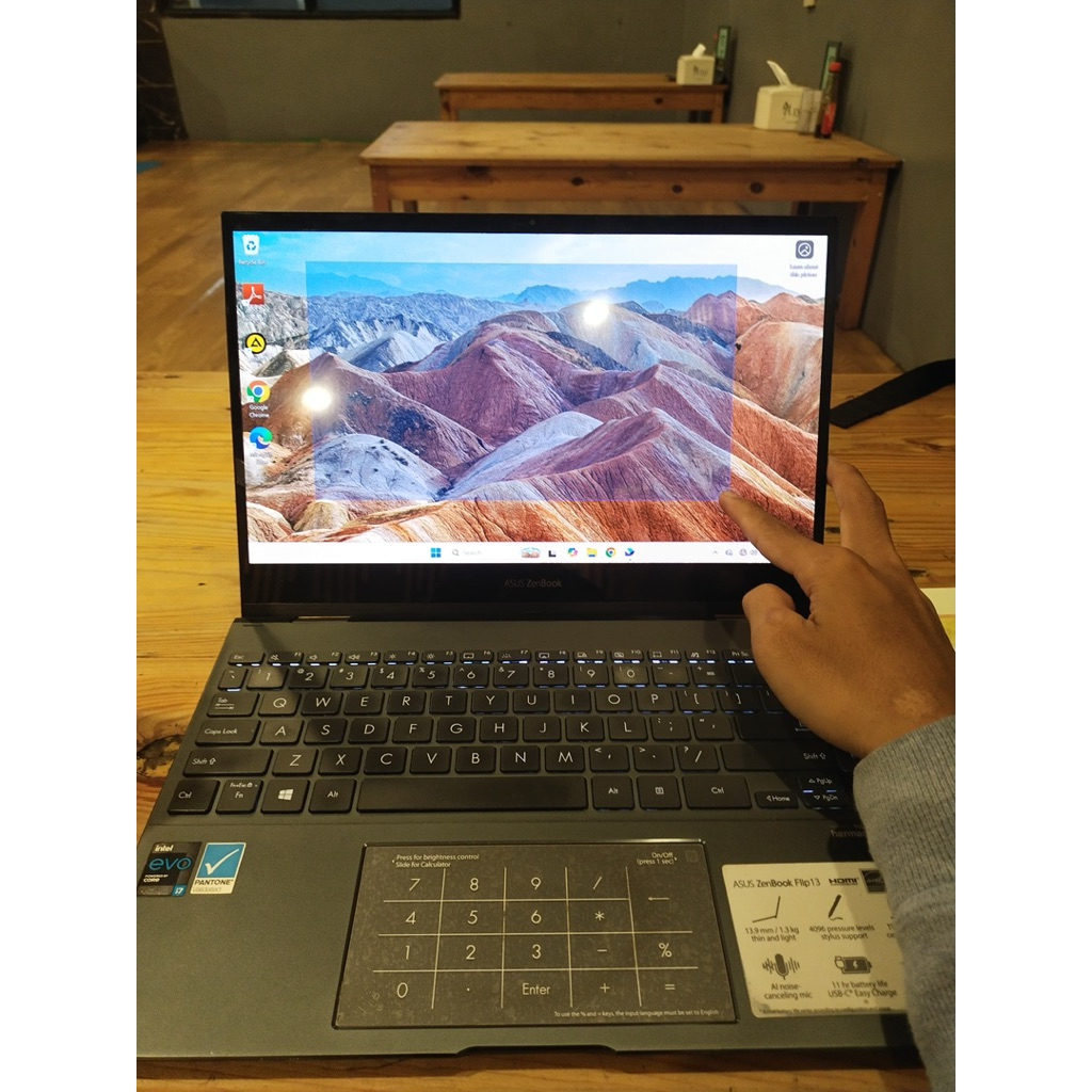 Laptop Asus Zenbook Flip 13 OLED UX363EA Core i7 Gen11 Ram 16gb SSD 128Gb Intel iris TOUCHSCREEN