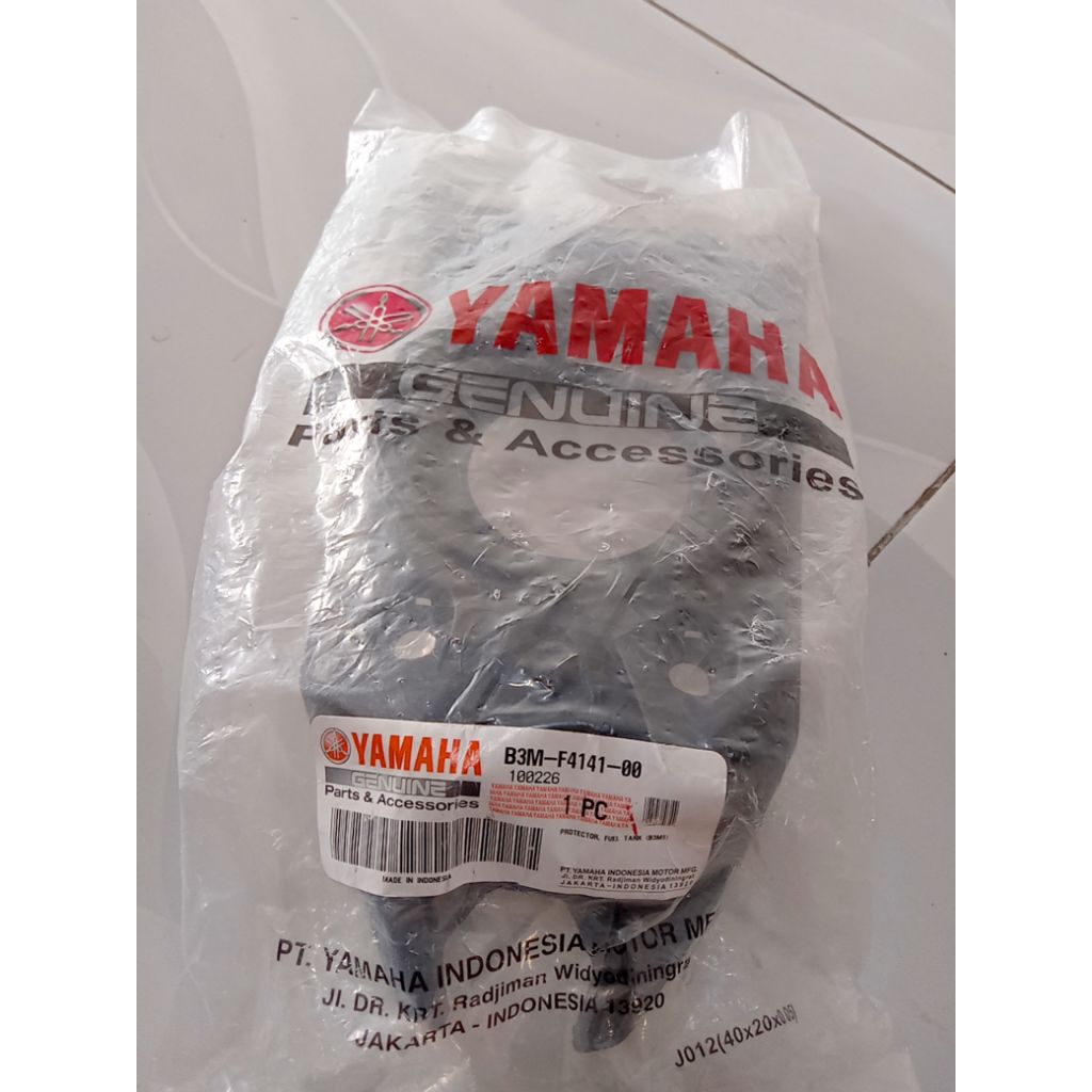 Cover Tutup Atas Tangki Tangky Bensin Fuel Tank Yamaha WR155 Original Asli Yamaha B3M-F4141-00