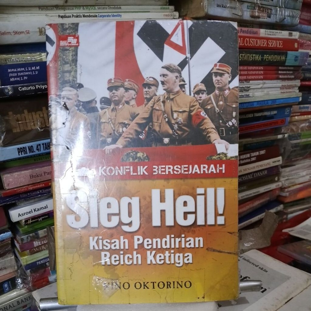 Buku Konflik Bersejarah " Sieg Heil "