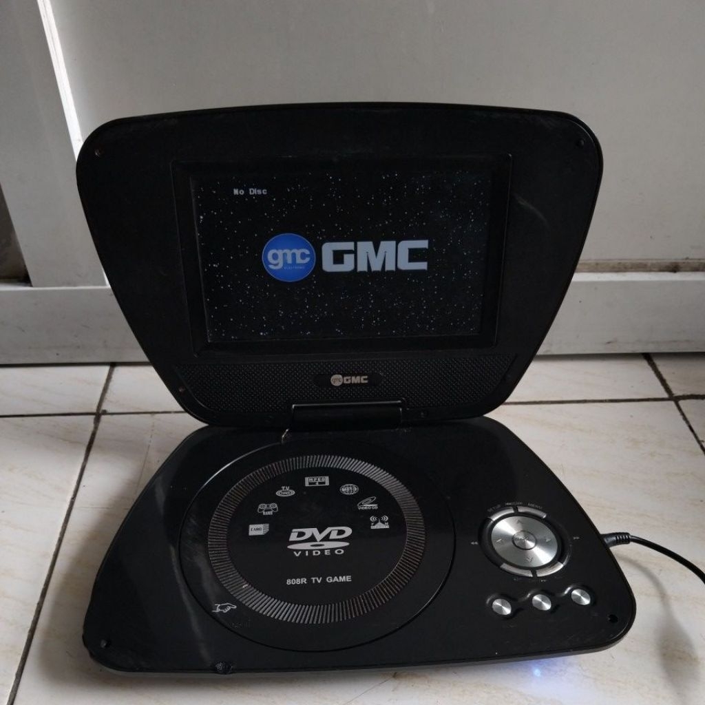 TERMURAH DVD PLAYER PORTABEL GMC 808R NORMAL