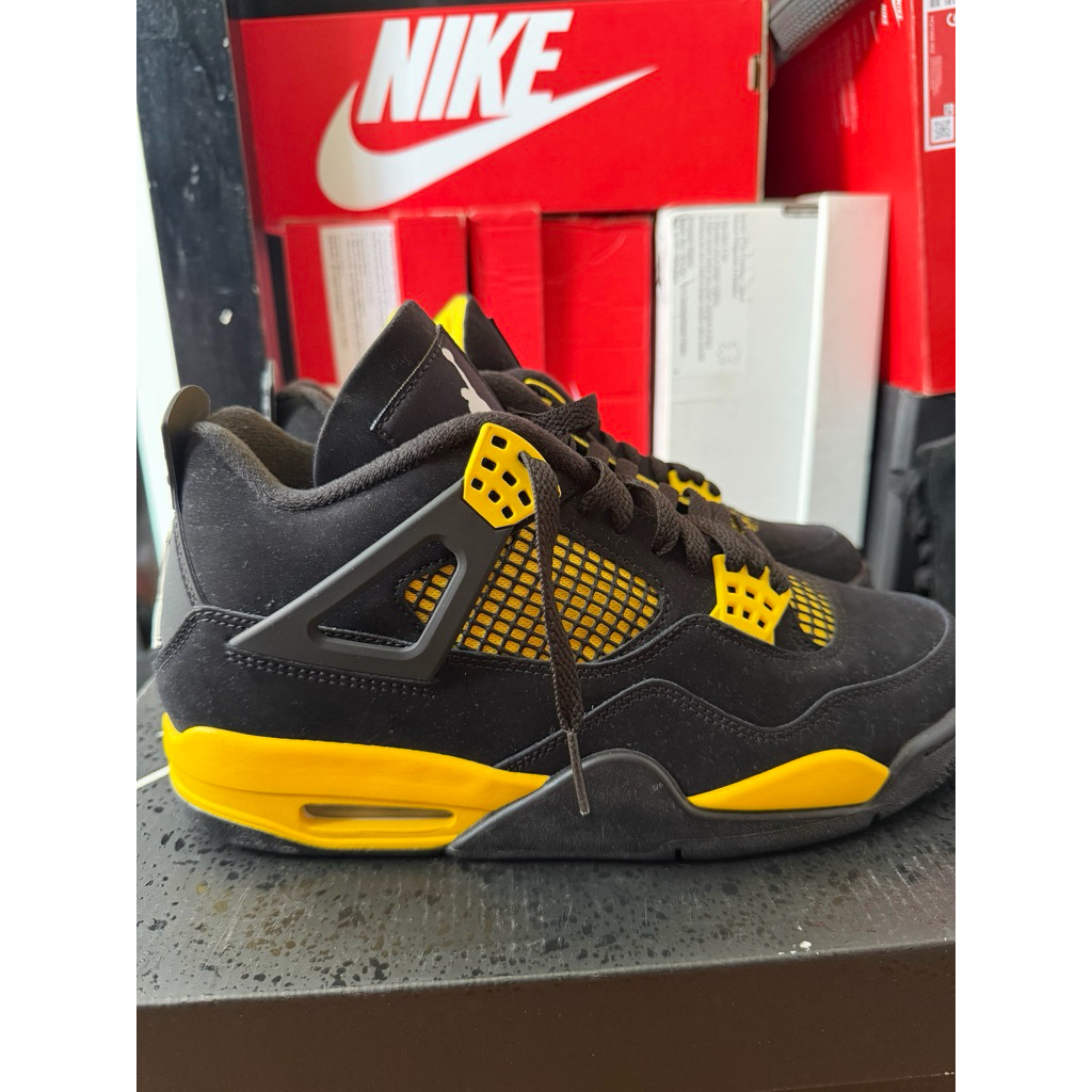 Jordan 4 Thunder Retro