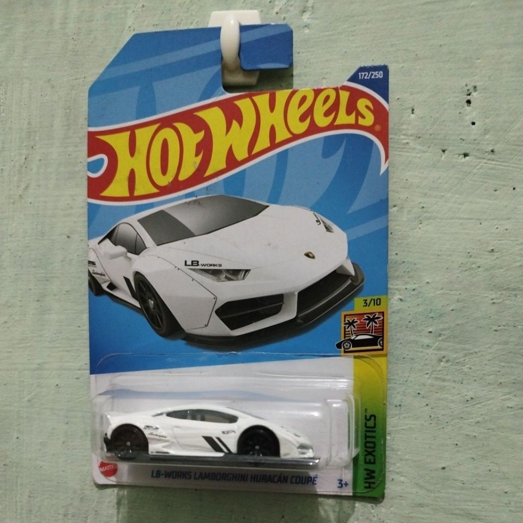HOTWHEELS LAMBORGHINI LBWK PUTIH