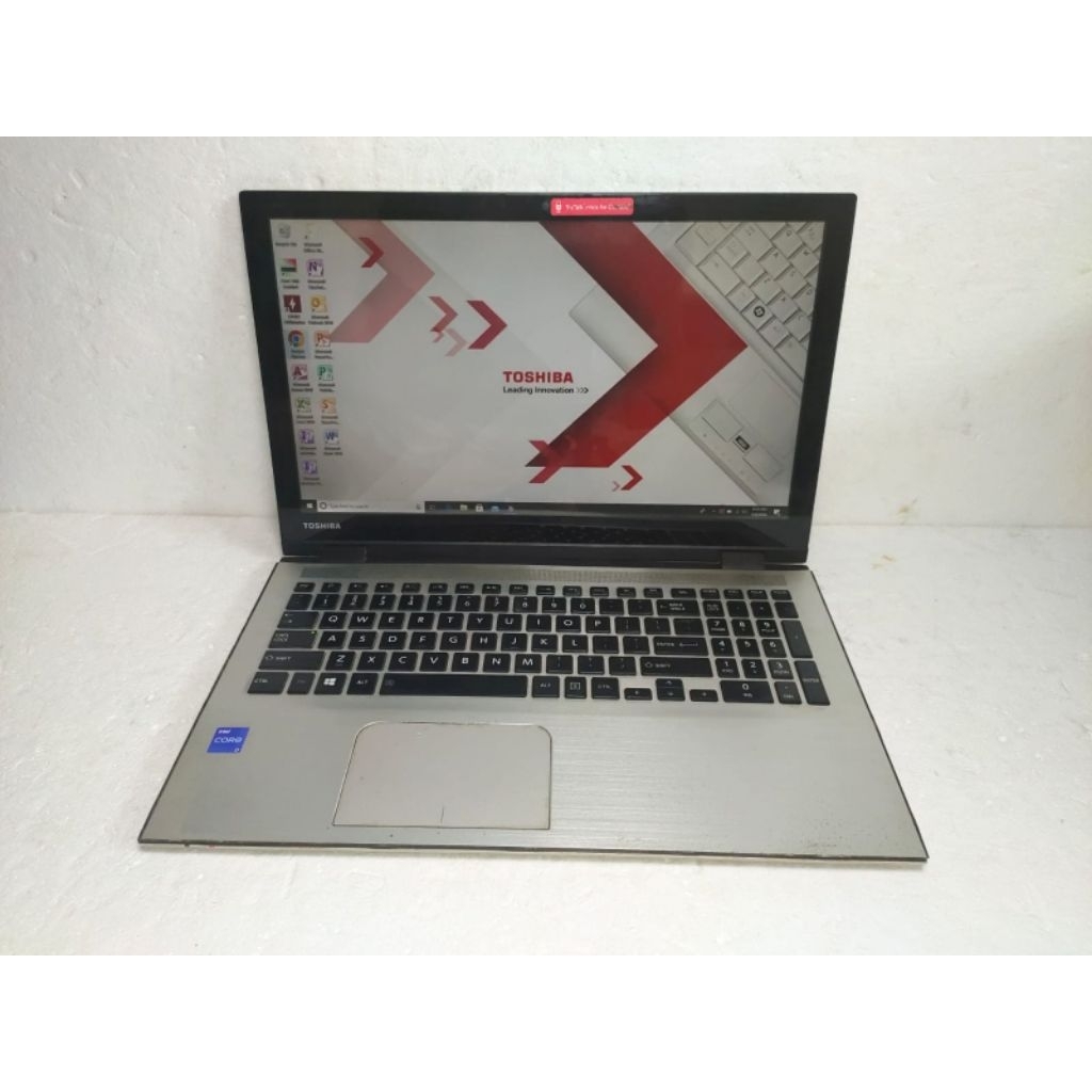 B583 Laptop Toshiba Satellite P55W core i7-gen5 Ram 8GB ssd 256GB keyboard backlight layar fullhd