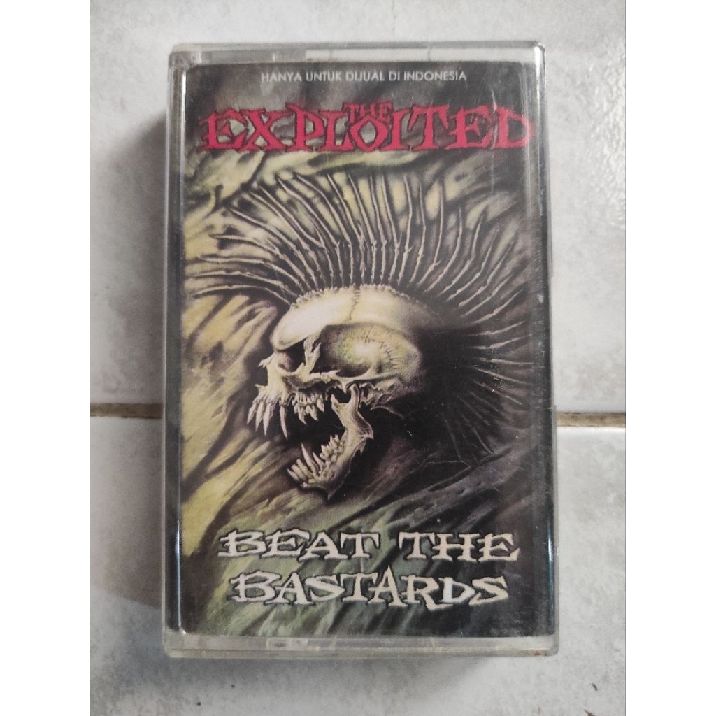 kaset pita the EXPLOITED "beat the bastards"