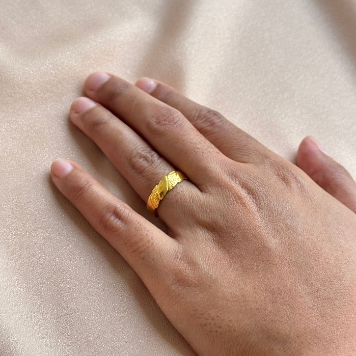Khaira Layered Band Ring Gold Plated - Cincin Klasik Bergerigi Lapis Emas
