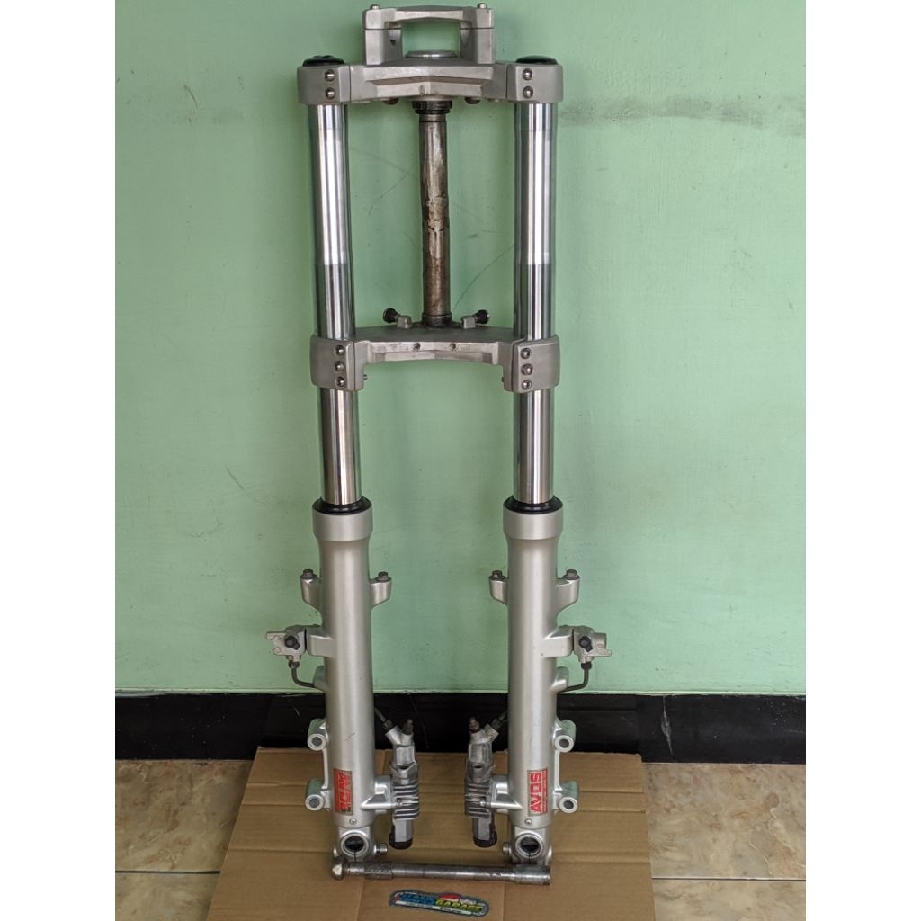 SHOCK DEPAN KAWASAKI GPZ 900 AVDS SET SEGITIGA MEGELLI ASLI RAISER SHOCK GPZ900 T MAGELLI RESER BUKA