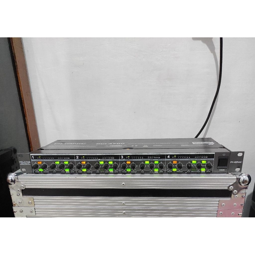 MULTICOM PHONIC PCL4700 4 CHANEL  SECOND ORIGINAL