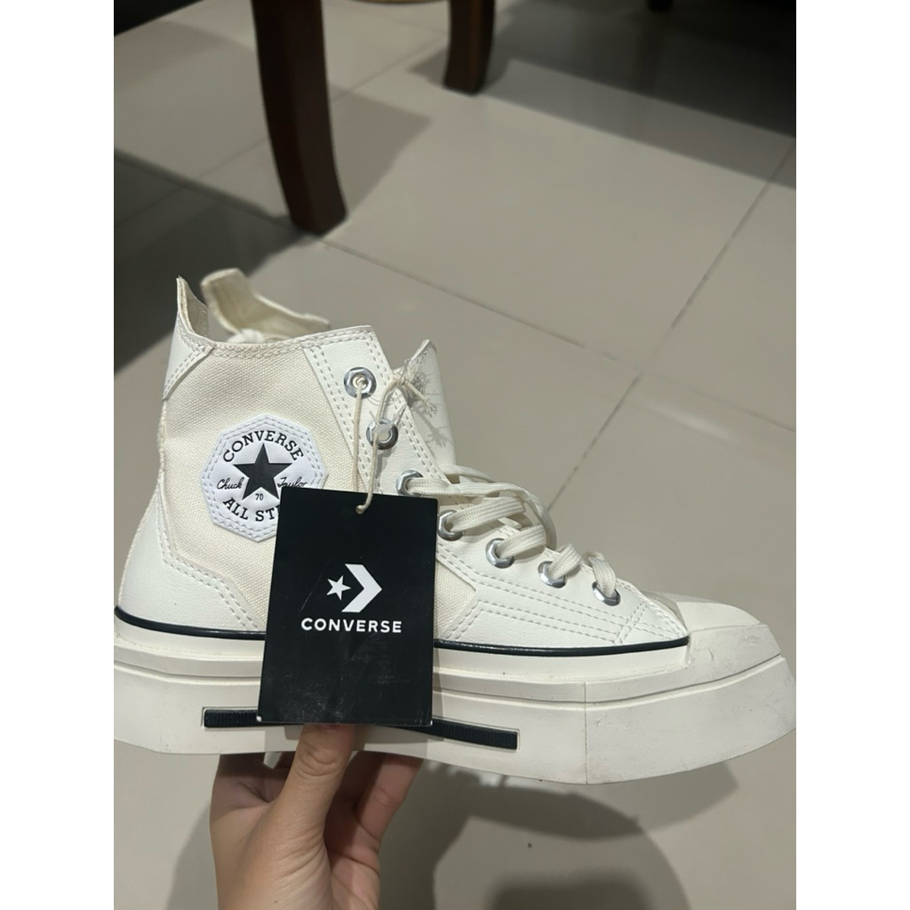 NEW WITH TAG Converse Chuck Taylor 70 De Luxe Original