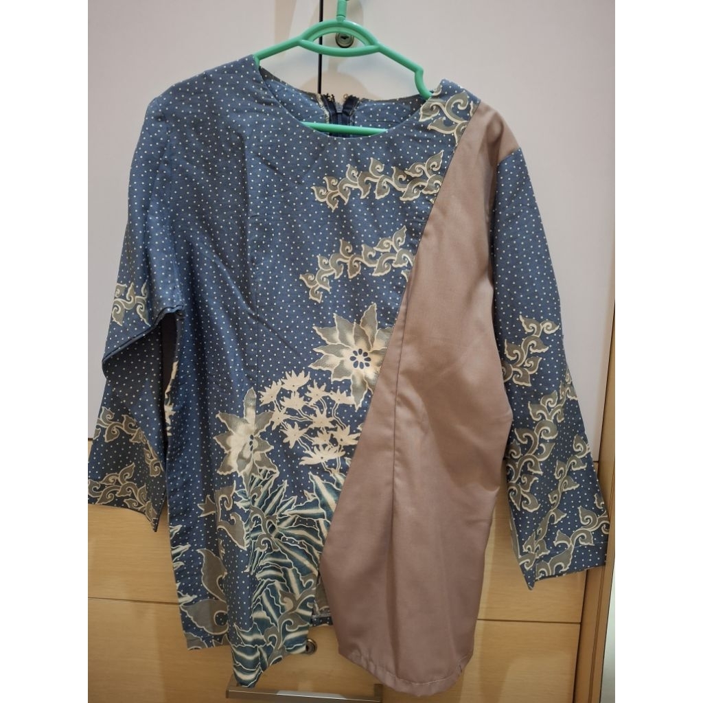 hem batik wanita