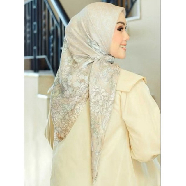 Kamiidea scarf dan zytadelia x tiqasya scarf preloved