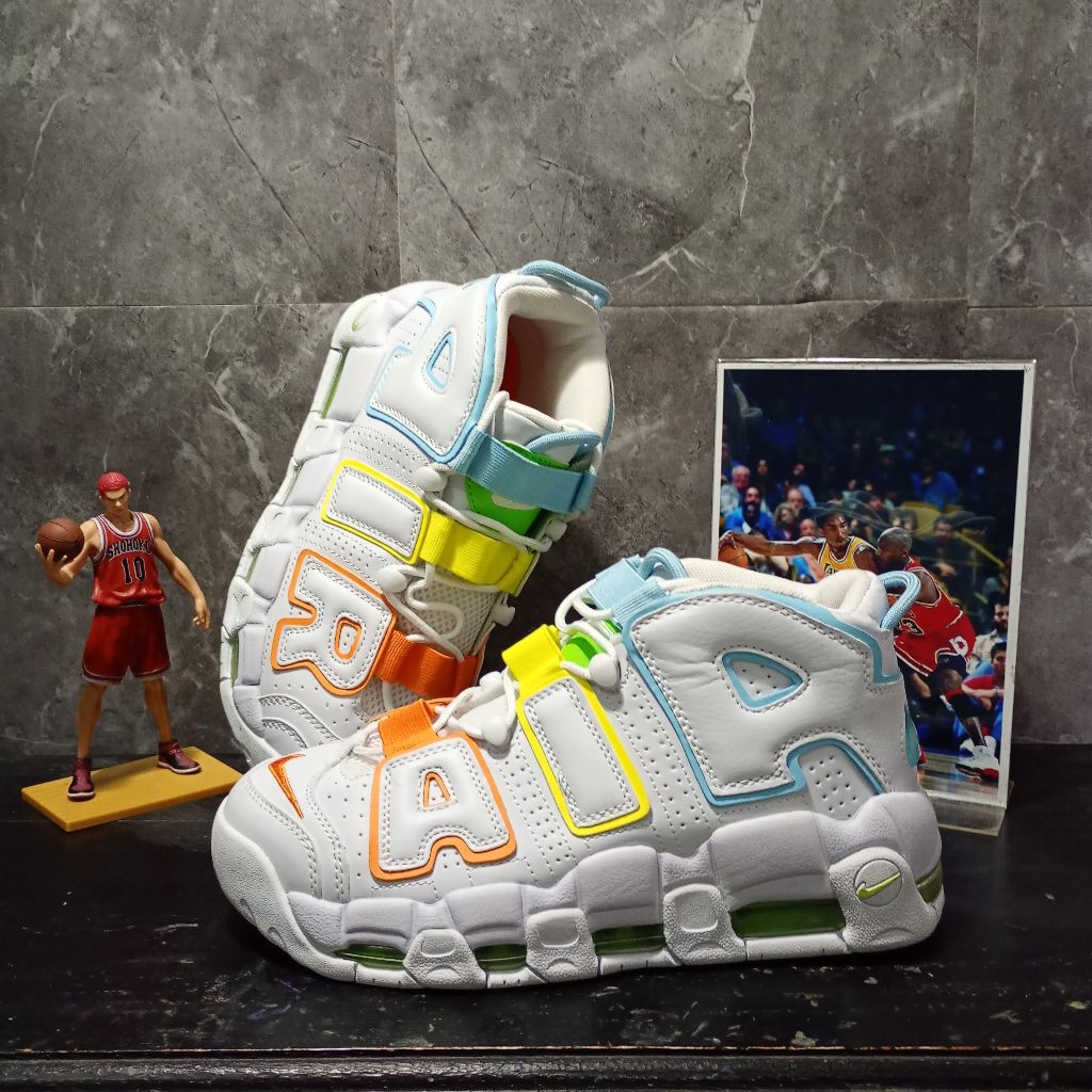 SEPATU BRANDED KONDISI ISTIMEWAH Nike Air More Uptempo GS 'White Rainbow'. Ukuran 41 insol 26cm